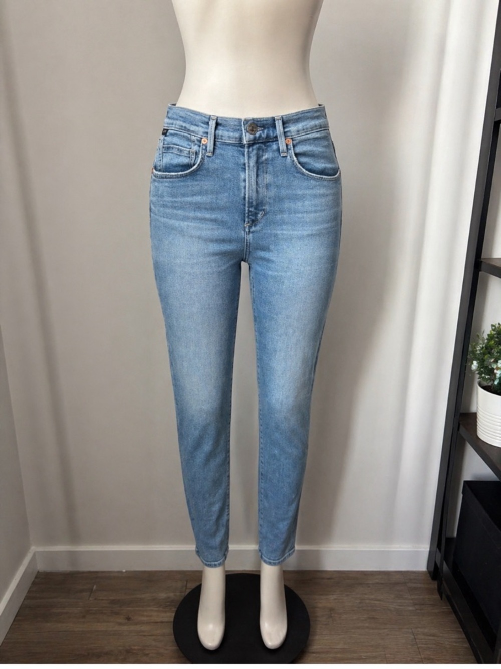 Citizens Of Humanity High-Rise Slim Cara Cigarette Ankle Jean.